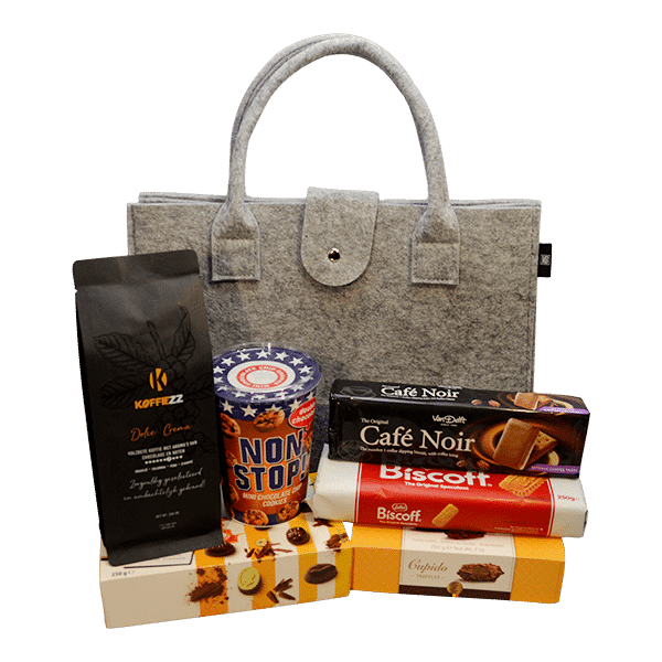 Stijlvol cadeaupakket in een grijze vilten tas met premium koffie, koekjes en chocolade